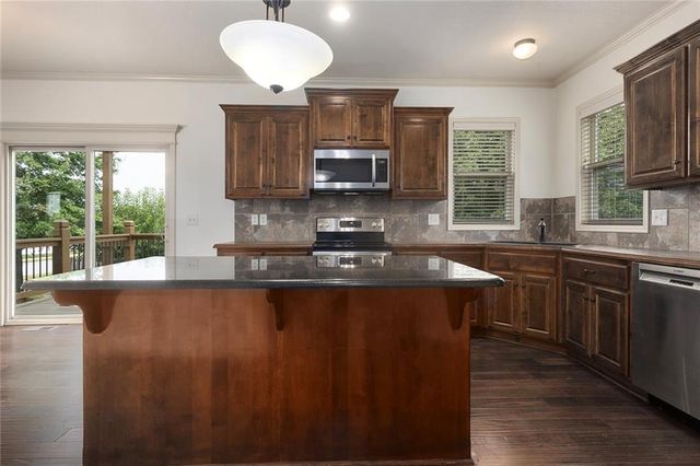 505 SW Webster Drive, Blue Springs, MO 64014