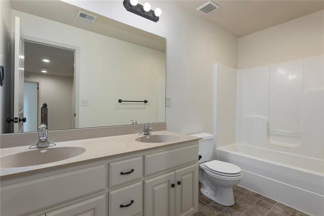505 SW Webster Drive, Blue Springs, MO 64014