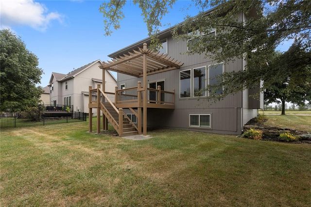 505 SW Webster Drive, Blue Springs, MO 64014
