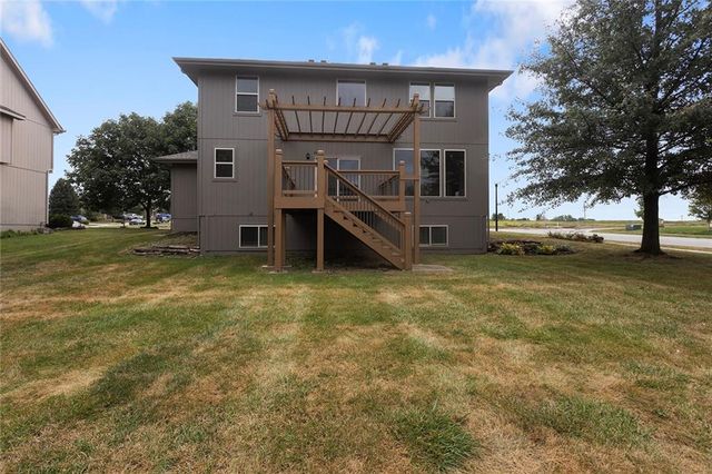 505 SW Webster Drive, Blue Springs, MO 64014