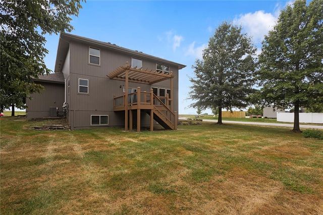 505 SW Webster Drive, Blue Springs, MO 64014