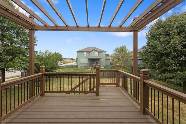 505 SW Webster Drive, Blue Springs, MO 64014