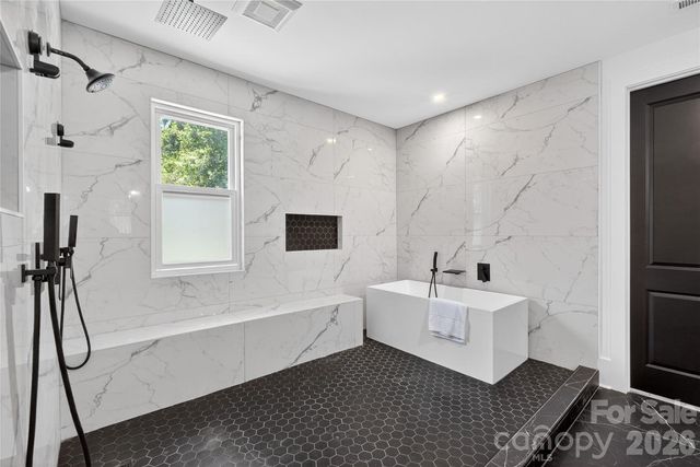 8512 Prince Valiant Dr, Waxhaw, NC 28173