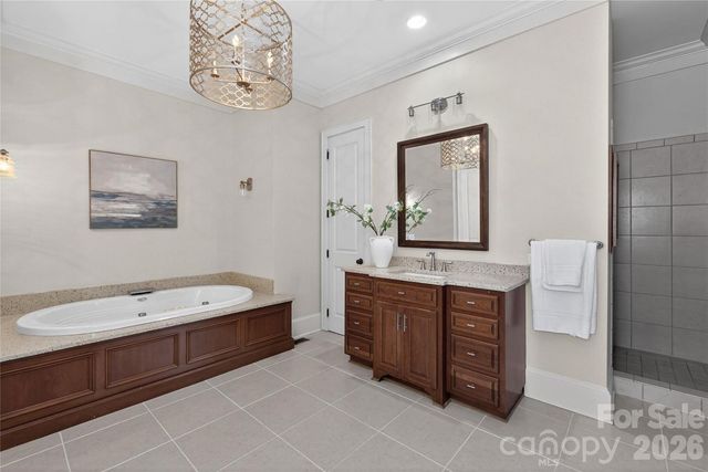 8512 Prince Valiant Dr, Waxhaw, NC 28173
