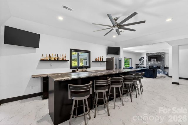 8512 Prince Valiant Dr, Waxhaw, NC 28173
