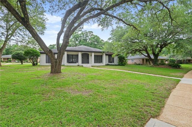 424 Hounds Run W, Mobile, AL 36608