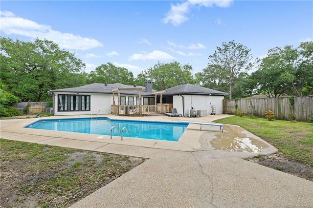 424 Hounds Run W, Mobile, AL 36608
