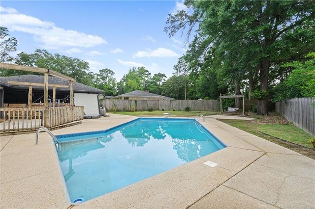 424 Hounds Run W, Mobile, AL 36608