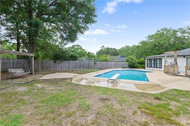 424 Hounds Run W, Mobile, AL 36608