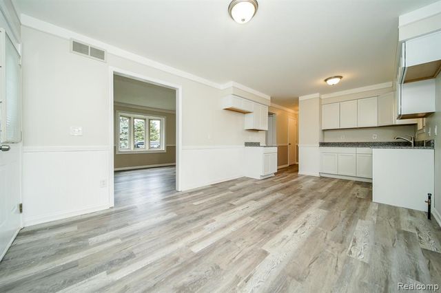 547 Orchard Street, Wyandotte, MI 48192