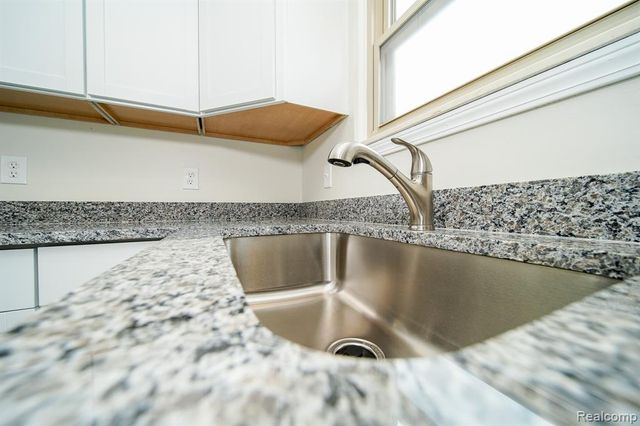 547 Orchard Street, Wyandotte, MI 48192