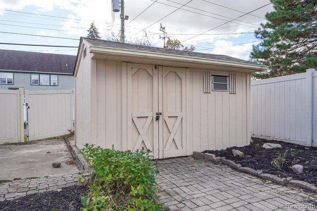 547 Orchard Street, Wyandotte, MI 48192