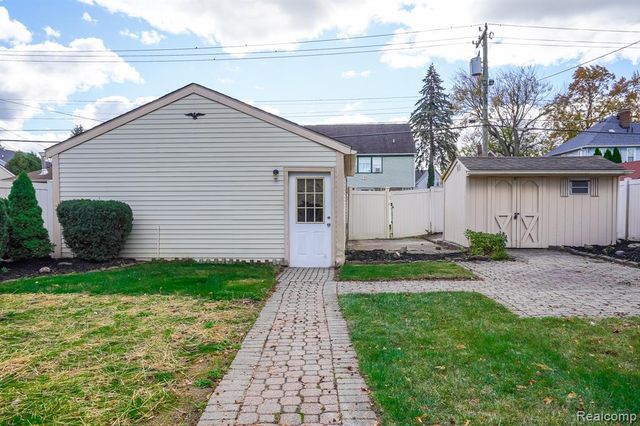 547 Orchard Street, Wyandotte, MI 48192