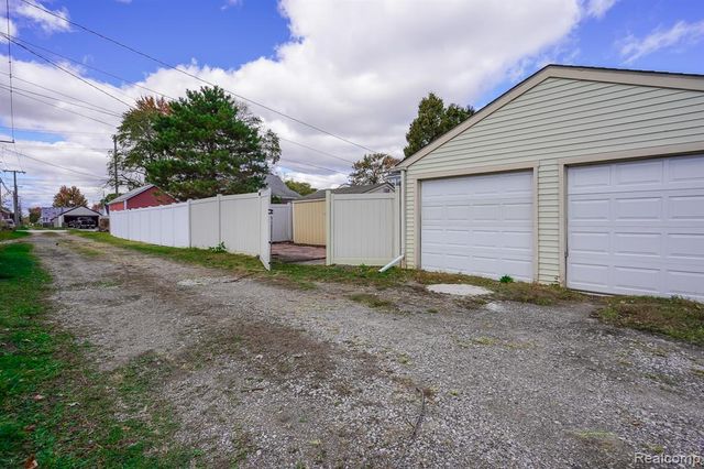 547 Orchard Street, Wyandotte, MI 48192