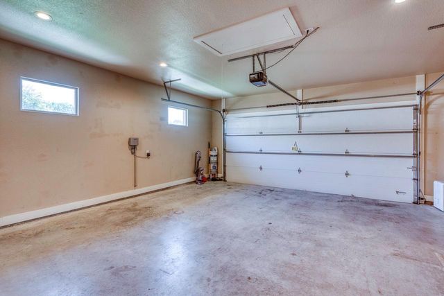 804 Four Oaks LN, Marble Falls, TX 78654