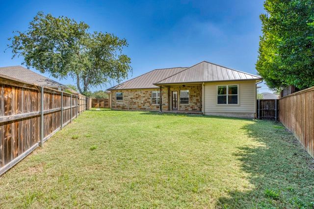 804 Four Oaks LN, Marble Falls, TX 78654