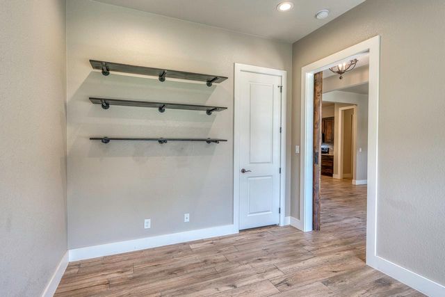 804 Four Oaks LN, Marble Falls, TX 78654