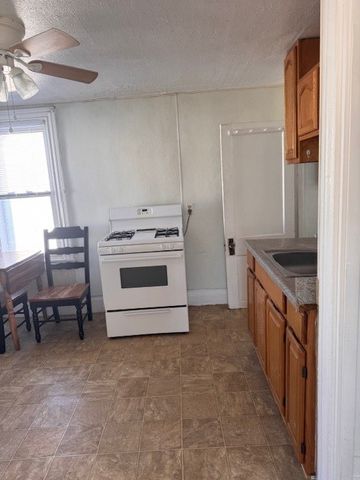 23 Lawton Street 19, Pawtucket, RI 02860