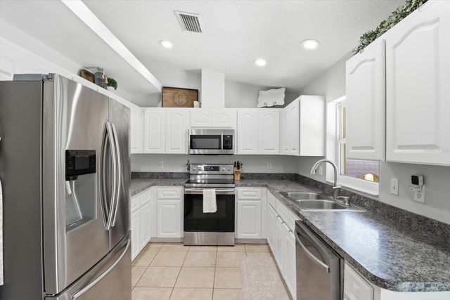 3085 W HAMPSHIRE BOULEVARD, Citrus Springs, FL 34433