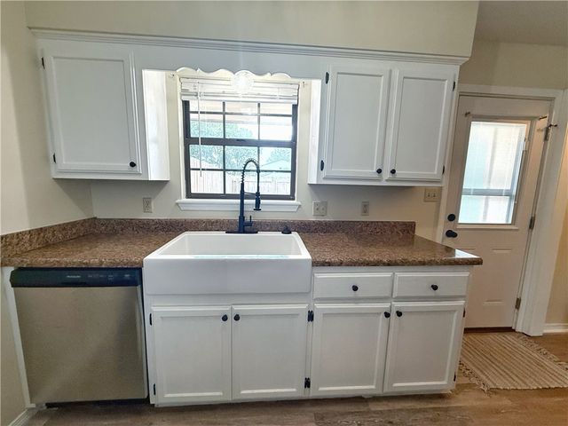 1404 E O Street, Russellville, AR 72801