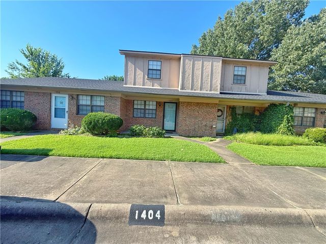 1404 E O Street, Russellville, AR 72801