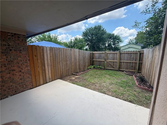 1404 E O Street, Russellville, AR 72801