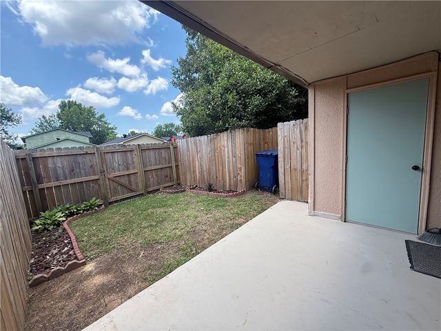 1404 E O Street, Russellville, AR 72801