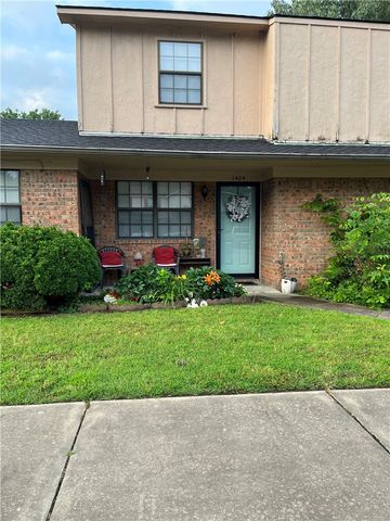 1404 E O Street, Russellville, AR 72801