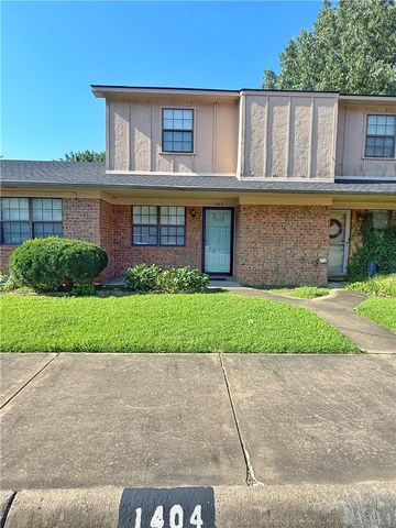 1404 E O Street, Russellville, AR 72801