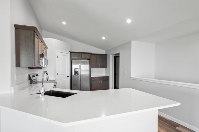 4170 Mystic Drive, Waterloo, IA 50702