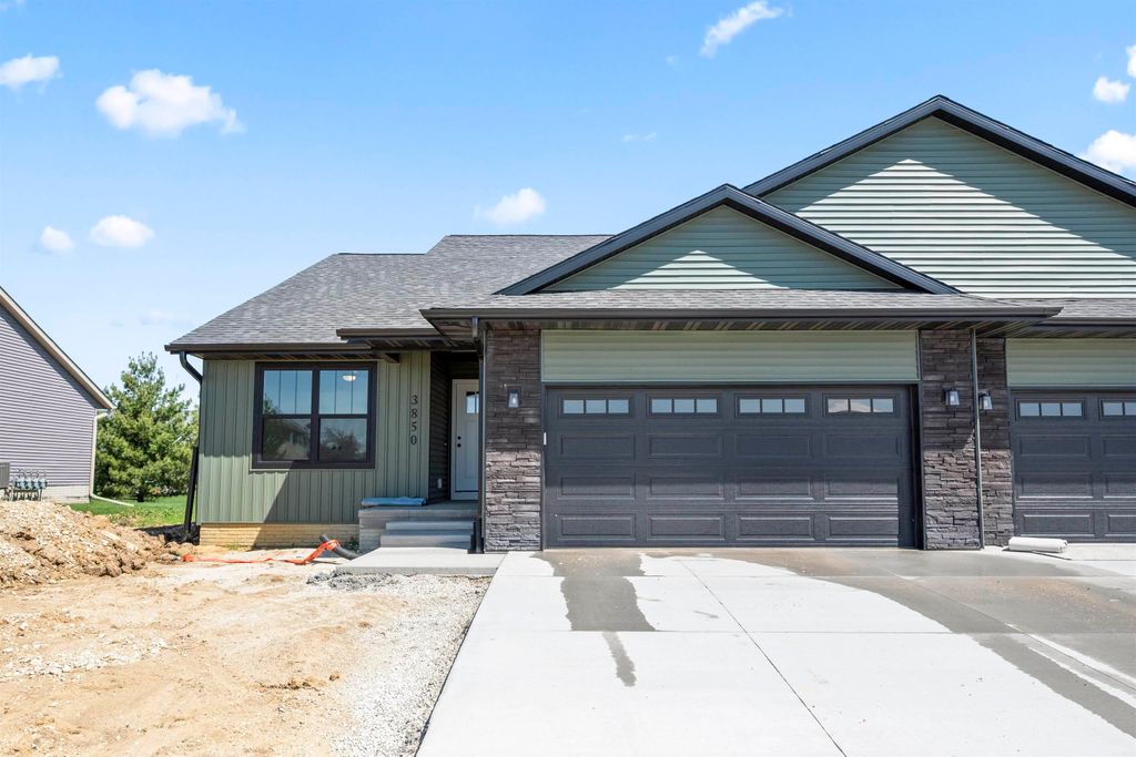 4170 Mystic Drive, Waterloo, IA 50702