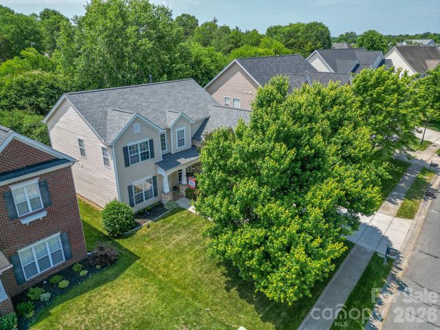 10507 Bere Island Drive, Charlotte, NC 28278