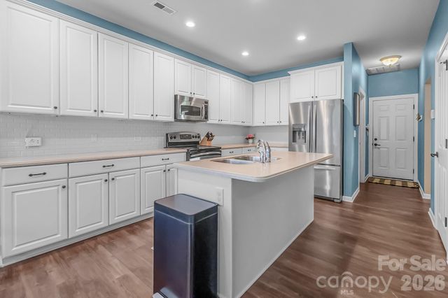 10507 Bere Island Drive, Charlotte, NC 28278