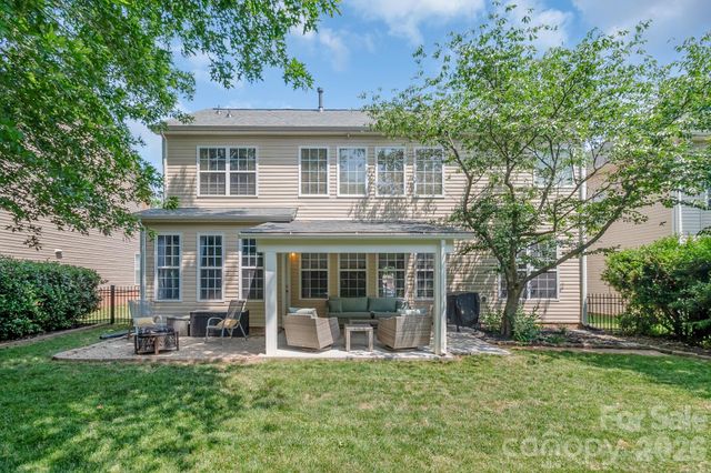 10507 Bere Island Drive, Charlotte, NC 28278