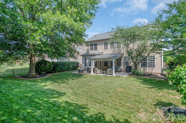 10507 Bere Island Drive, Charlotte, NC 28278