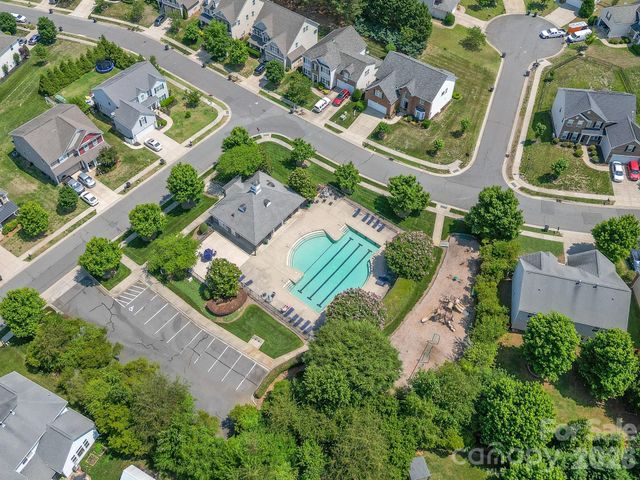10507 Bere Island Drive, Charlotte, NC 28278
