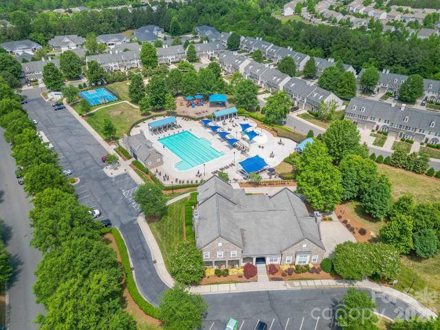 10507 Bere Island Drive, Charlotte, NC 28278