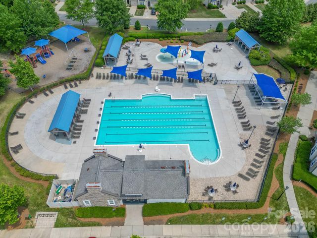10507 Bere Island Drive, Charlotte, NC 28278