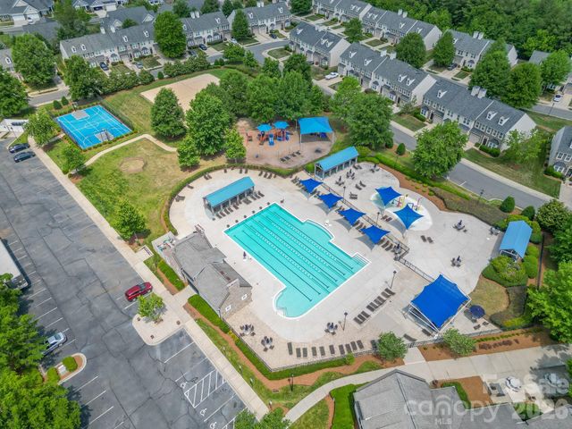 10507 Bere Island Drive, Charlotte, NC 28278