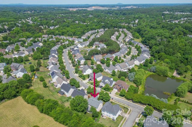 10507 Bere Island Drive, Charlotte, NC 28278