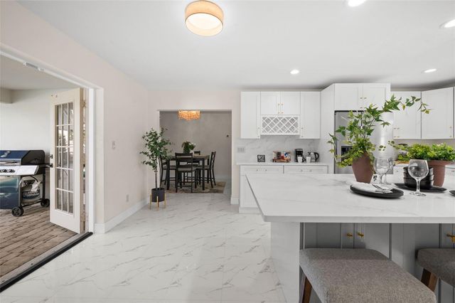 625 W OLYMPIA AVENUE, Punta Gorda, FL 33950