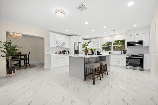 625 W OLYMPIA AVENUE, Punta Gorda, FL 33950