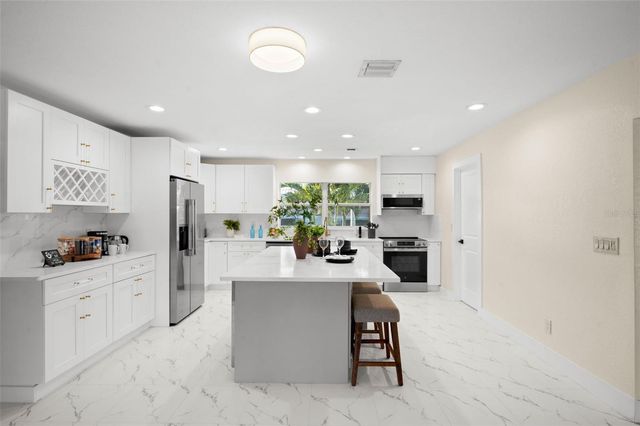 625 W OLYMPIA AVENUE, Punta Gorda, FL 33950