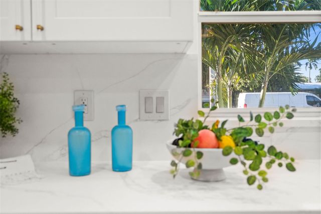 625 W OLYMPIA AVENUE, Punta Gorda, FL 33950