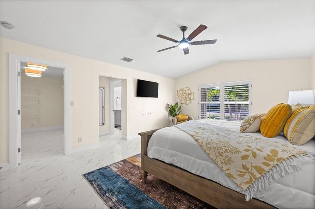 625 W OLYMPIA AVENUE, Punta Gorda, FL 33950