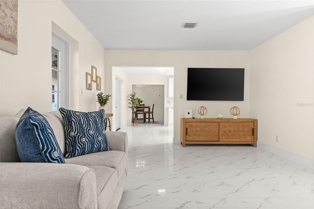 625 W OLYMPIA AVENUE, Punta Gorda, FL 33950