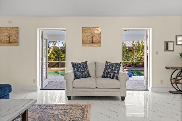 625 W OLYMPIA AVENUE, Punta Gorda, FL 33950