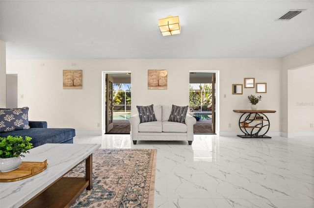 625 W OLYMPIA AVENUE, Punta Gorda, FL 33950