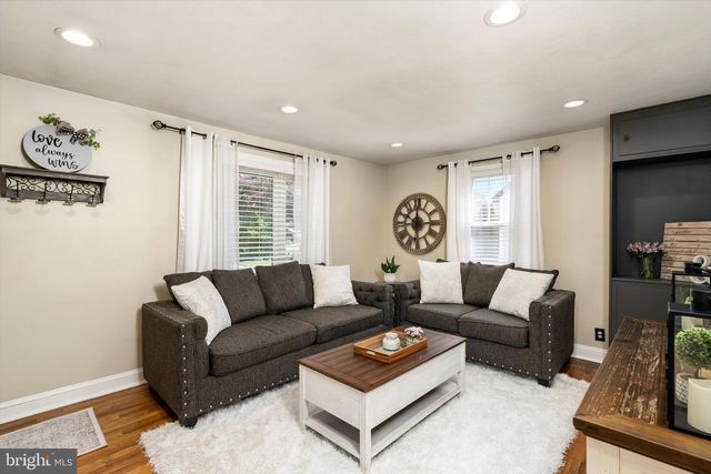 241 FENWOOD AVE, Hamilton, NJ 08619