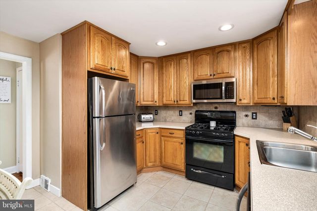 241 FENWOOD AVE, Hamilton, NJ 08619